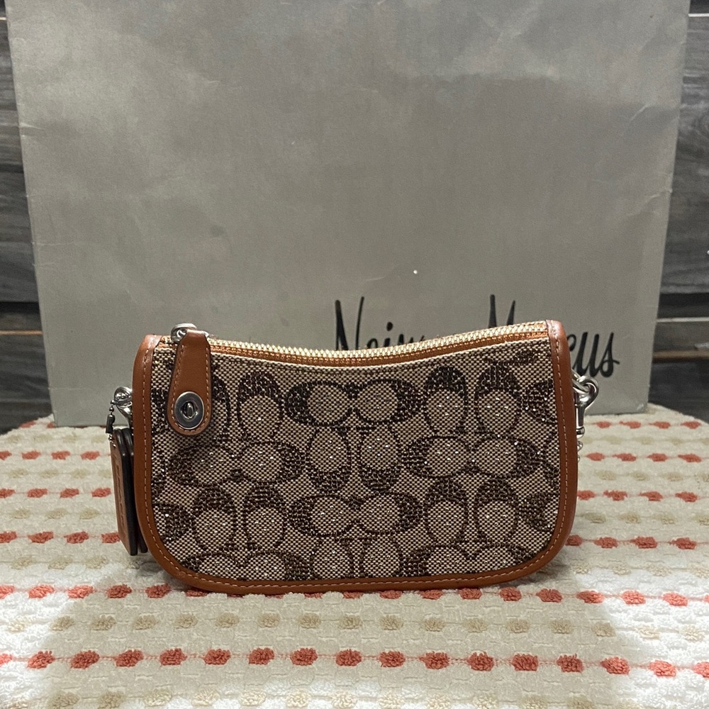 Coach Swinger Bag 20 With Chain In Crystal Signature Jacquard